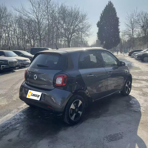 smart forfour 1.0L 52千瓦激情版【长租-北京】 商品图4