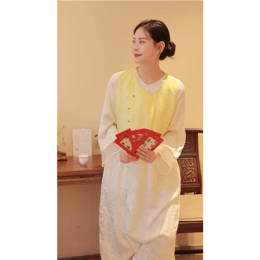 【线上专属】斜襟马甲（24704114-黄白游） 商品图4