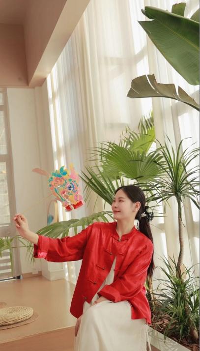 【线上专属】【春思系列】 衬衫（24710035-胭脂虫） 商品图0