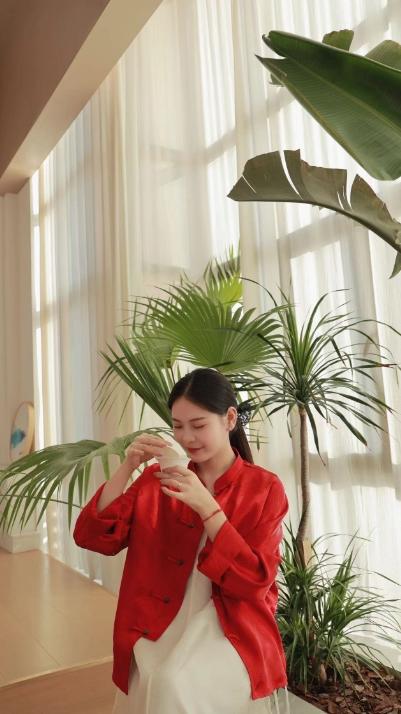 【线上专属】【春思系列】 衬衫（24710035-胭脂虫） 商品图1