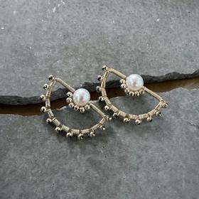 SpoiledBrat Jewelry Akoya珍珠耳钉 扇形耳钉