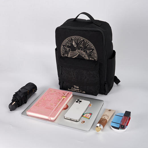 大英博物馆 盖亚·安德森猫系列 刺绣大容量休闲 双肩包 黑色 出行通勤 送朋友 生日礼物 商品图3