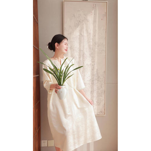 【2025门店同款】连衣裙（24707370-凝脂） 商品图2