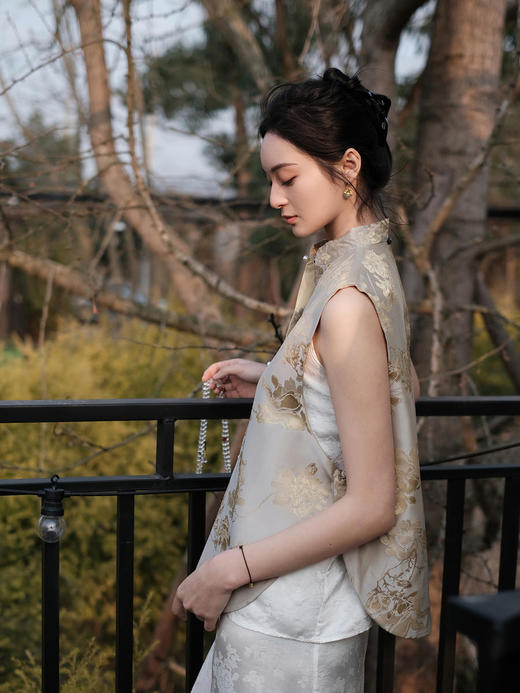 瑕疵|  盛唐牡丹 |玉兰花真丝双面穿马甲[特价品](特殊商品不退不换) 商品图7