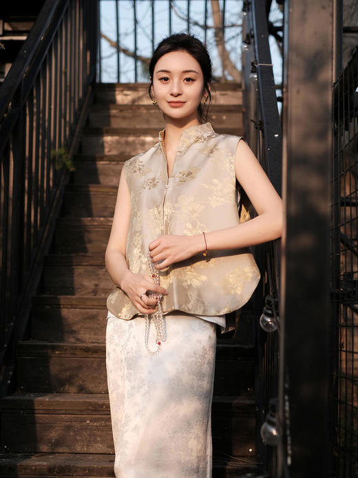 瑕疵|  盛唐牡丹 |玉兰花真丝双面穿马甲[特价品](特殊商品不退不换) 商品图4