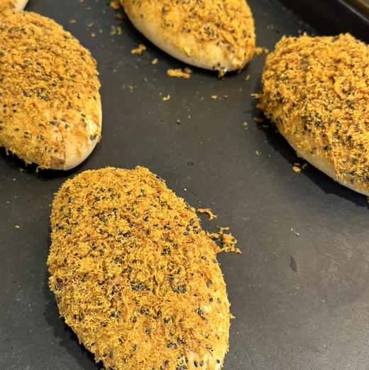 肉松包（约11:00出炉）牛肉松；沙拉夹心 商品图0