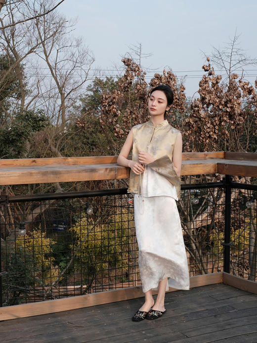 瑕疵|  盛唐牡丹 |玉兰花真丝双面穿马甲[特价品](特殊商品不退不换) 商品图13