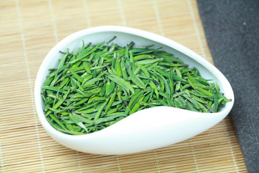 2026新茶诚者茶业青山凤舌金色礼盒装 280g/提 商品图3