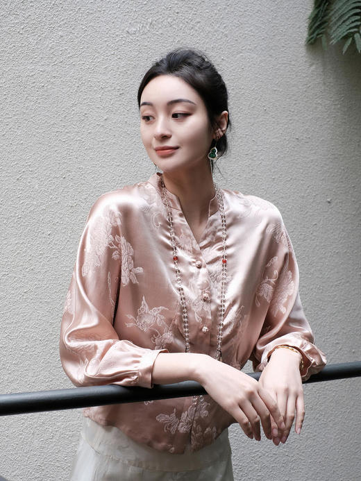 盛唐牡丹 |玉色/香槟金冠乐绉蝶恋花上衣 商品图5