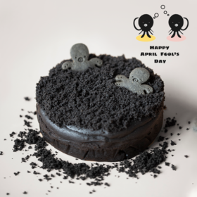 即将下架！升级版「摸鱼」草莓巧克力墨鱼汁蛋糕