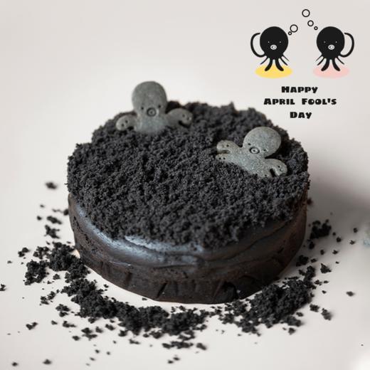 即将下架！升级版「摸鱼」草莓巧克力墨鱼汁蛋糕 商品图0