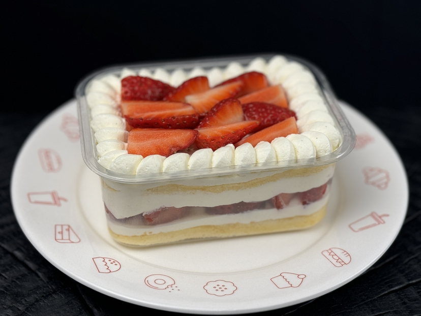 新鲜草莓盒子蛋糕（10点后陆续出）