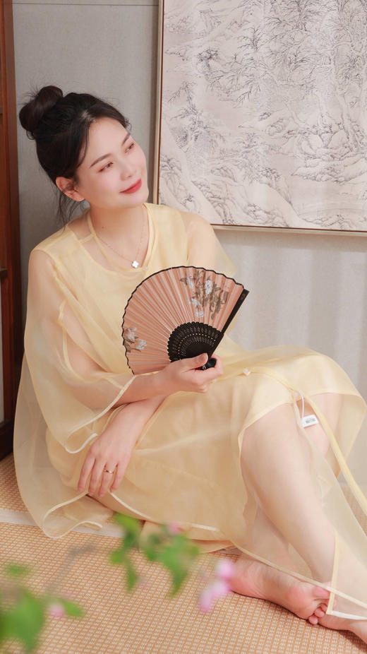 【抖音专属】【和光同尘】连衣裙（24707312黄润） 商品图1