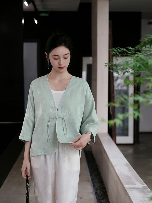 盛唐婧 |真丝花罗V领小外套 商品图3