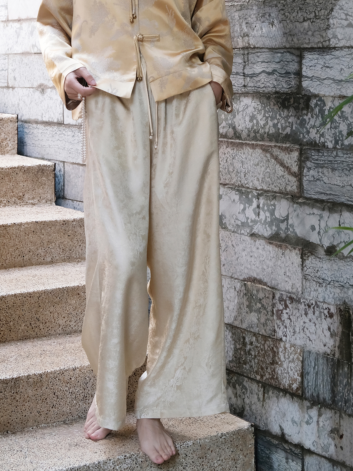 盛唐婧 |桑蚕丝一鹿有你宽松直筒裤-米白色