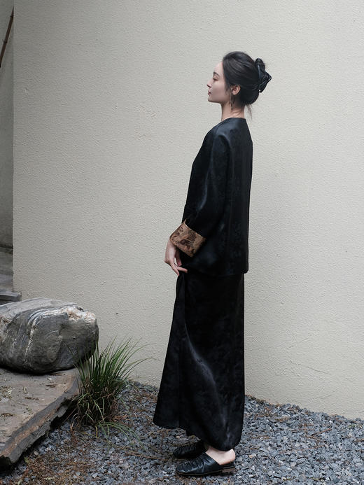 盛唐婧 |桑蚕丝重缎半身鱼尾裙-黑色 商品图3