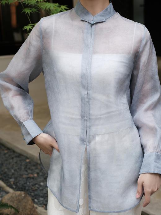 盛唐婧 |手工扎染真丝绡上衣-灰蓝 商品图1