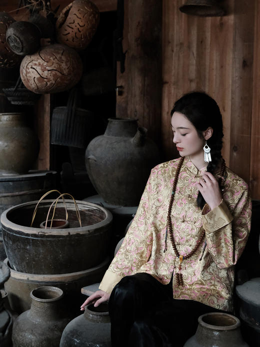 盛唐婧 |限量款宋锦老料鸢尾花对襟外套 商品图3