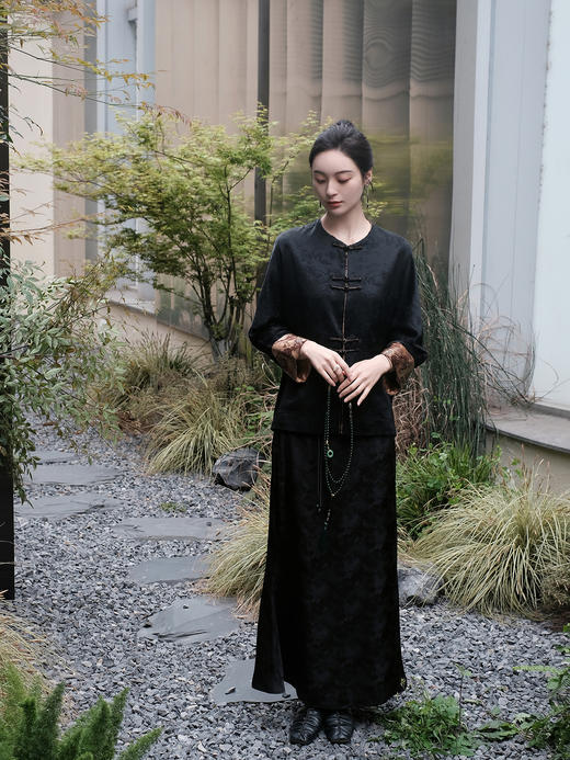 盛唐婧 |桑蚕丝重缎半身鱼尾裙-黑色 商品图1