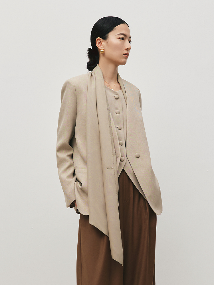 日本东丽纱线 优雅肌理可拆卸披肩v领西装fo4975243