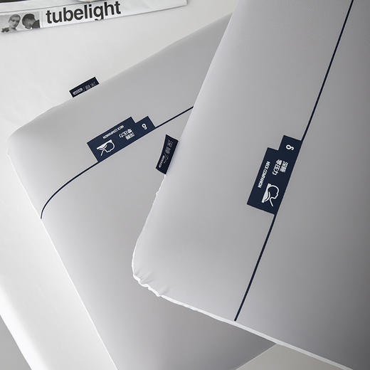 【云感裸肌面料  柔软支撑】超柔安眠枕PRO版 呵护颈椎  全方位包裹  舒适回弹 商品图6