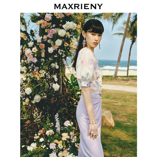 玛克门店发货：MAXRIENY梦幻浪漫紫花卉套装夏V领雪纺衫甜美上衣女(货号:MS88TP252) 商品图2