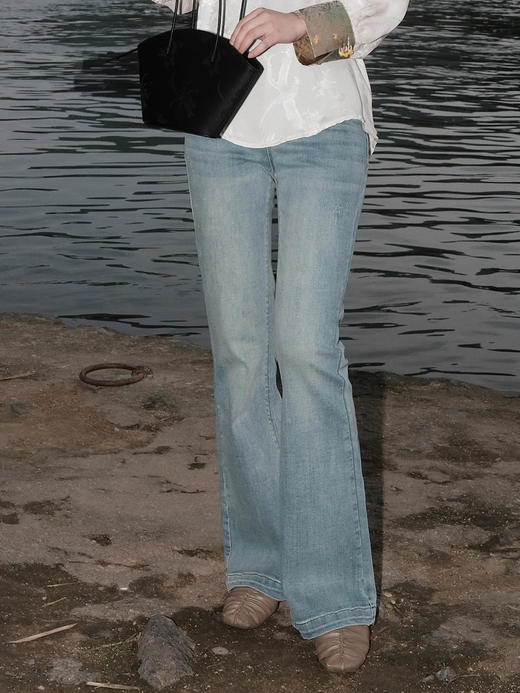 盛唐婧 |浅蓝高腰牛仔微喇裤&手拿包(粉色丝绒) 商品图5