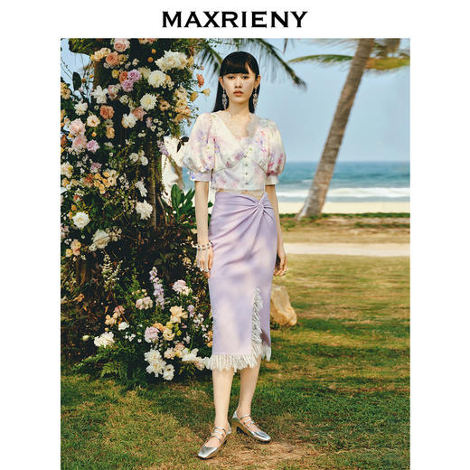 玛克门店发货：MAXRIENY梦幻浪漫紫花卉套装夏V领雪纺衫甜美上衣女(货号:MS88TP252) 商品图1