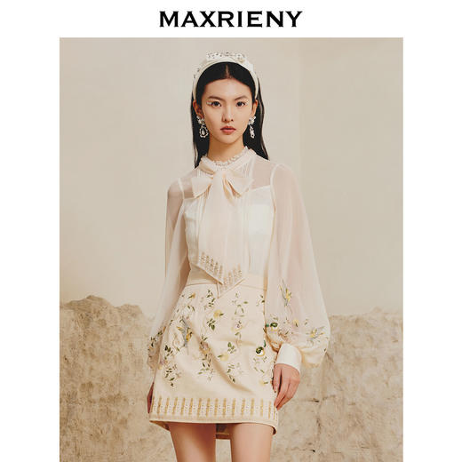 【商场同款】MAXRIENY鎏光花鸟绣花牛仔短裙艺术复古感高腰A字裙(货号:MC88SK009) 商品图3