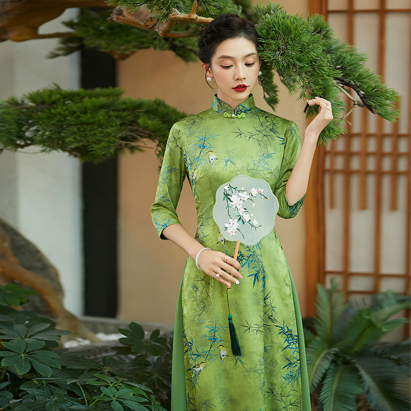 qc151绿色走秀款改良奥黛旗袍连衣裙女年轻款妈妈高端气质大码显瘦