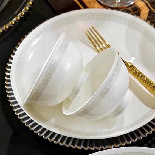 【清仓特惠4.5折，仅1套，无货退款】凡瑞斯伊莎贝拉46头10人用骨瓷餐具【不支持补差，非质量问题不退不换】 商品图2