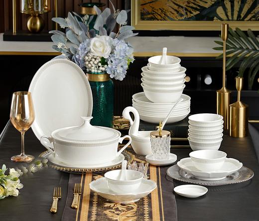 【清仓特惠4.5折，仅1套，无货退款】凡瑞斯伊莎贝拉46头10人用骨瓷餐具【不支持补差，非质量问题不退不换】 商品图0