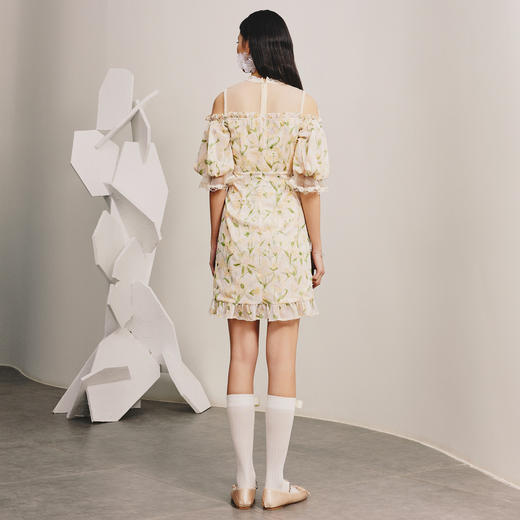 玛克门店发货：浅黄蕾丝泡泡袖收褶连衣裙茶歇裙春MC88DR031F30 商品图4
