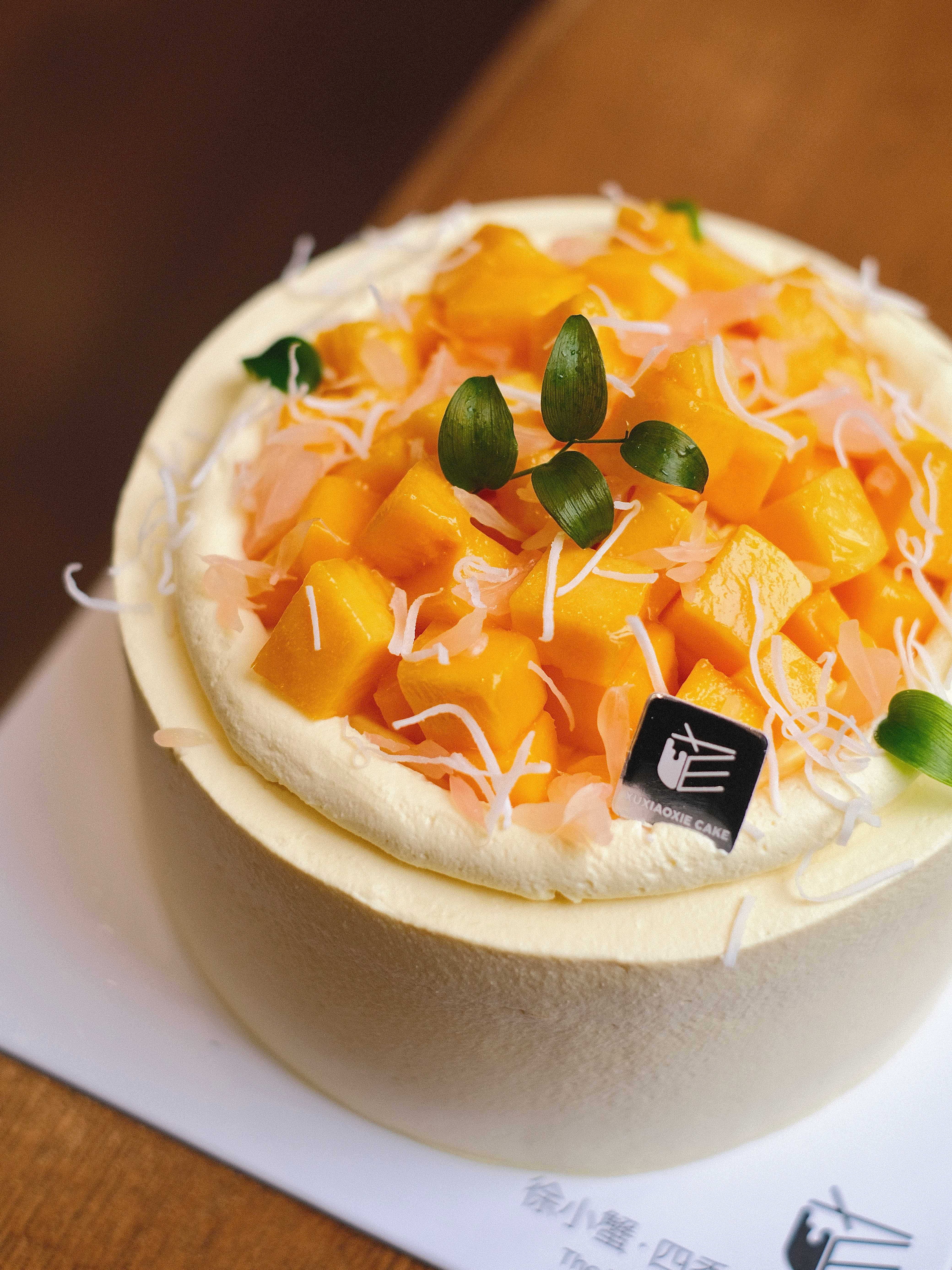 【杨枝甘露流心】注意！注意！这是一款属于夏天的蛋糕，是吃一口就会心情很好的甜品~