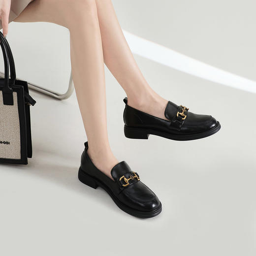 Safiya/索菲娅2024春季英伦学院风软底一脚蹬复古JK乐福鞋 SF41112048 商品图0