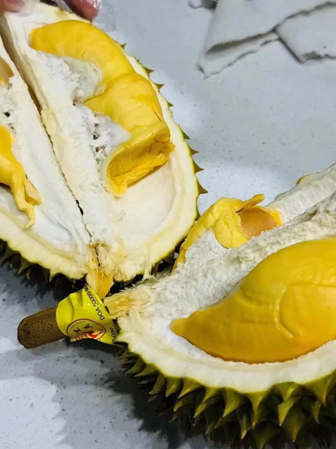 【小猫托曼尼】泰国托曼尼榴莲到货~她的榴莲味是非常的浓郁，这是榴莲味很重的一款榴莲，香味甜度都非常不错，【需要当天开的成熟的榴莲，可以私信客服～不要生劈喔！】