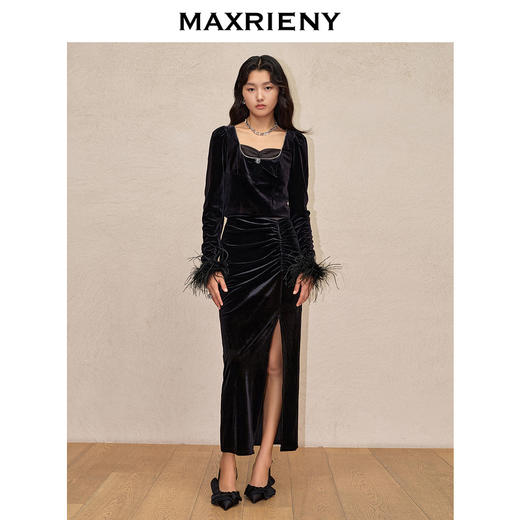 玛克门店发货：MAXRIENY复古率性鸵鸟毛拼接丝绒上衣羽毛袖口打底衫(货号:MC88TP770) 商品图1