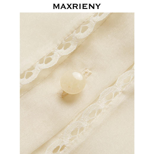 玛克门店发货：MAXRIENY精致华丽藤蔓刺绣方领上衣(货号:MC85TP088) 商品图1