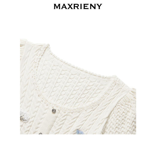 玛克门店发货：【Day Dreaming-主题纪念款】MAXRIENY复古绣花钩领套头针织毛衫(货号:MC85SW001) 商品图1