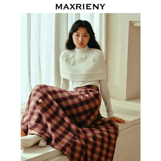 玛克门店发货：MAXRIENY复古优雅钉珠两件式毛衫(货号:MC88SW775) 商品图2
