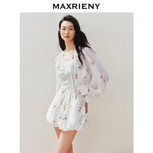 玛克门店发货：MAXRIENY精致休闲奇异花草防晒外套(货号:MC85JA059) 商品图2