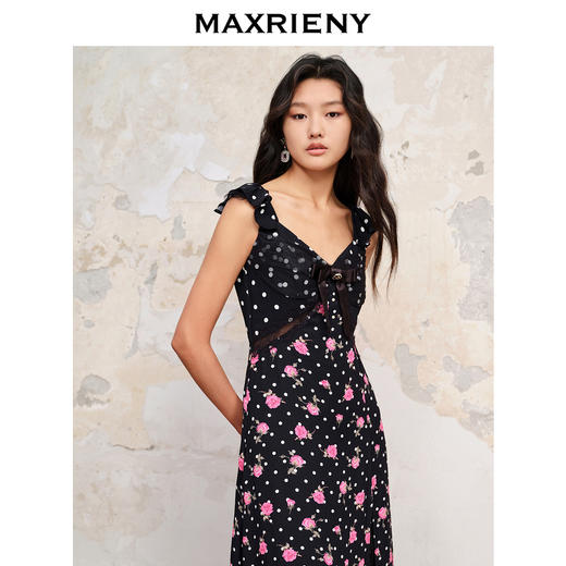 玛克门店发货：MAXRIENY黑底粉花飞飞袖吊带连衣裙(货号:MC88DR548) 商品图1