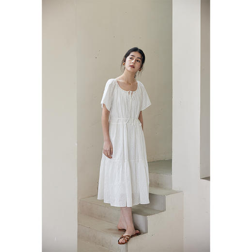 HeyDress白色提花连衣裙女夏季法式U领宽松收腰设计浪漫度假裙子 商品图0