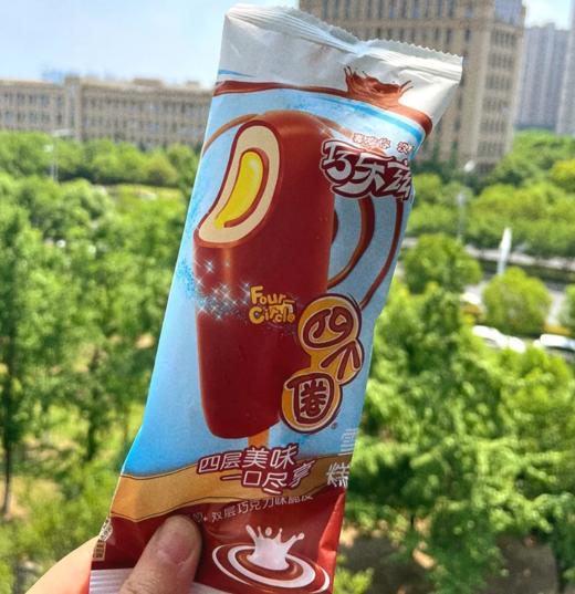 伊利四个圈蛋奶巧克力脆皮70g 商品图1