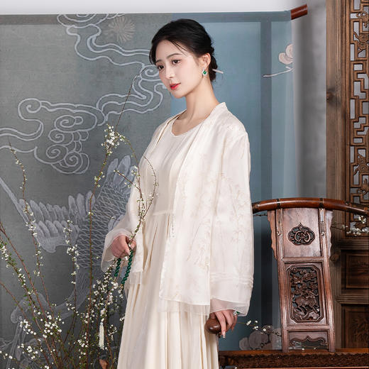 荷言HEYEN 玉笙 真丝竹叶纹提花欧根纱白色小外套上衣 商品图2