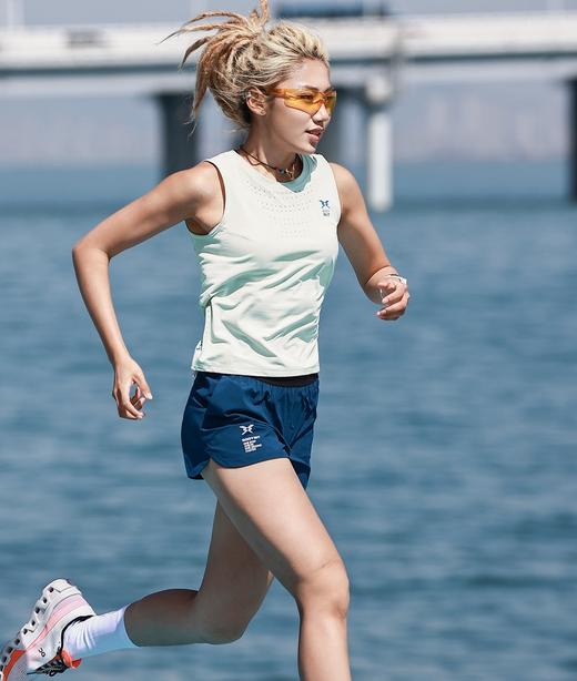 BODYWIT身体智慧女飞天2.0跑步健身超轻透气速干亲肤时尚女无袖T 商品图7