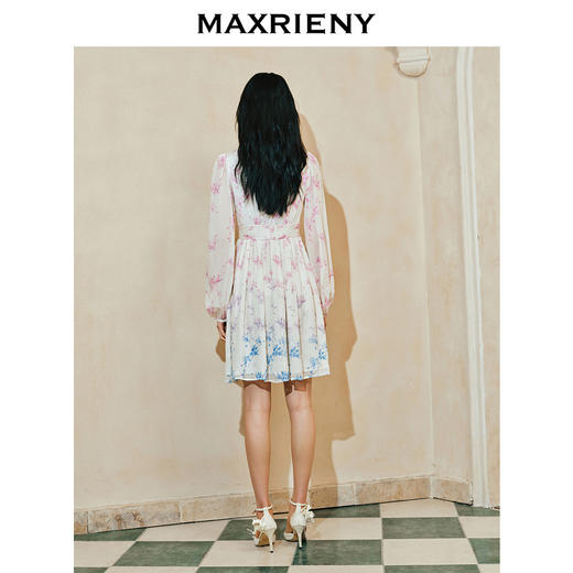 玛克门店发货：MAXRIENY仙美氛围感渐变晕染玉兰连衣裙(货号:MC85DR060) 商品图3