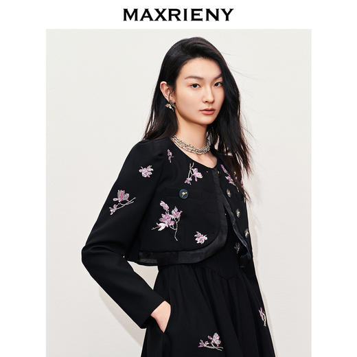 玛克门店发货：MAXRIENY复古新中式玉兰绣花流苏外套2024(货号:MC85JA063) 商品图2