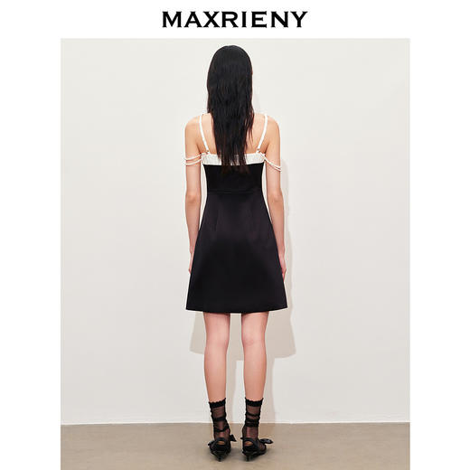 【派对聚会-商场同款】MAXRIENY精致复古风拼接吊带缎面连衣裙(货号:MC85DR053) 商品图3