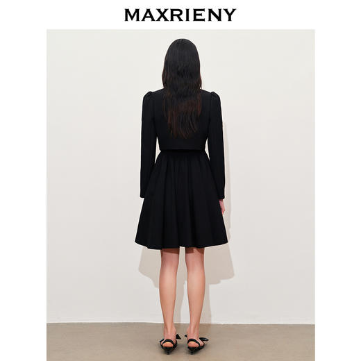 玛克门店发货：MAXRIENY复古新中式玉兰绣花流苏外套2024(货号:MC85JA063) 商品图3